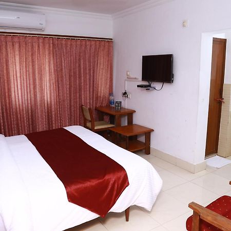 Hotel Nandanam Guruvāyūr Екстериор снимка